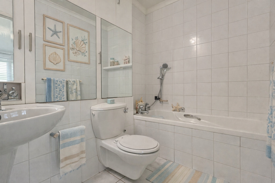 2 Bedroom Property for Sale in Harbour Island Western Cape